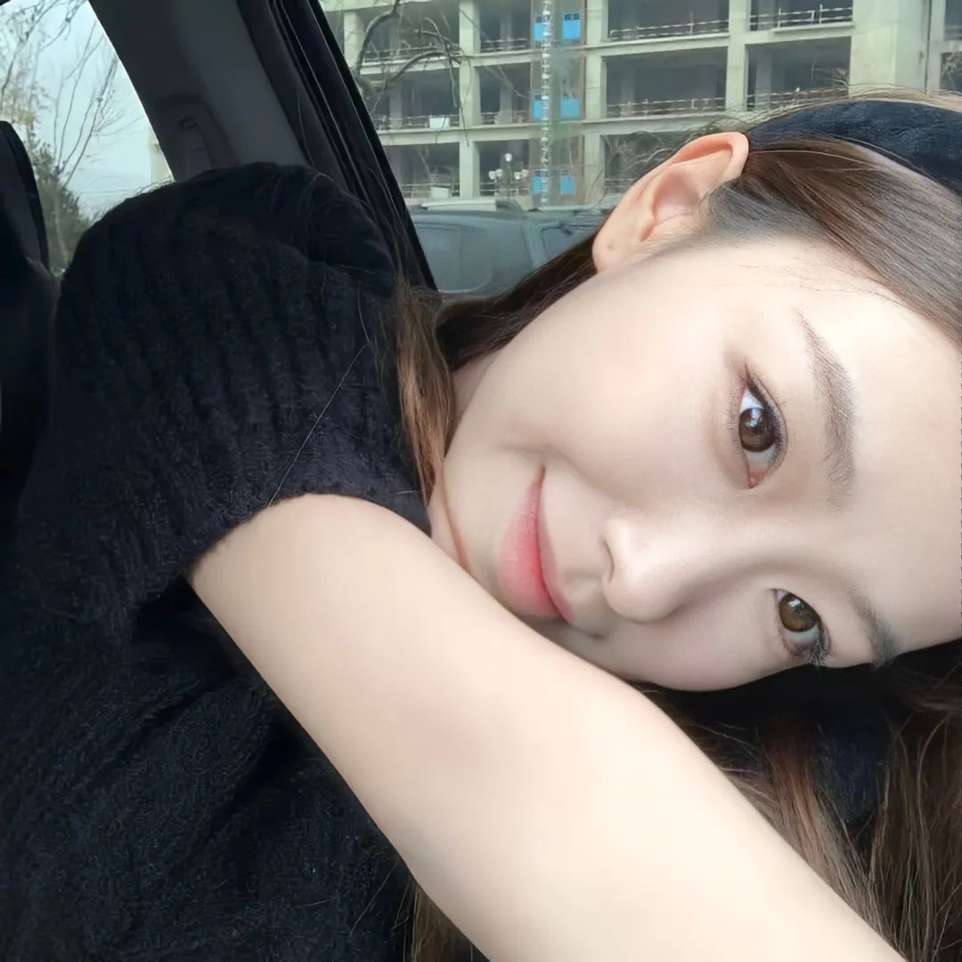 绿杨移作两家春